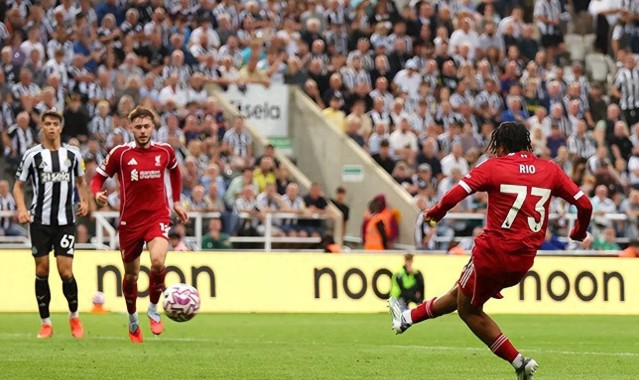 利物浦读秒制胜，最后一球堪称教科书式进攻